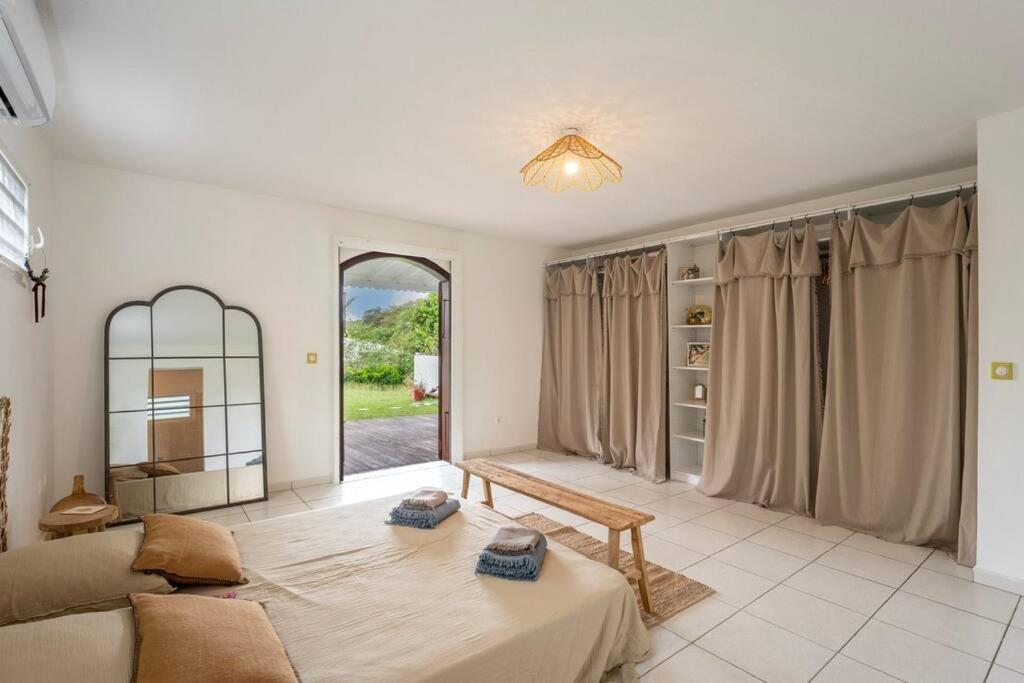 Spacieuse Villa Corossol Avec Piscine Et Jeux Exterieurs Ле Госие Екстериор снимка