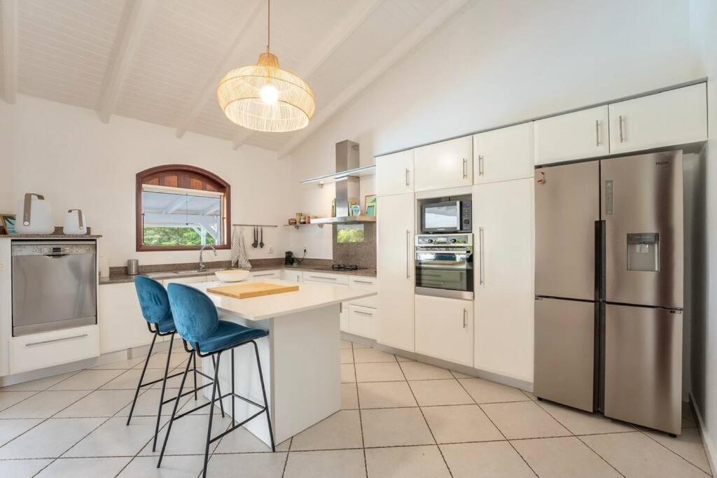 Spacieuse Villa Corossol Avec Piscine Et Jeux Exterieurs Ле Госие Екстериор снимка